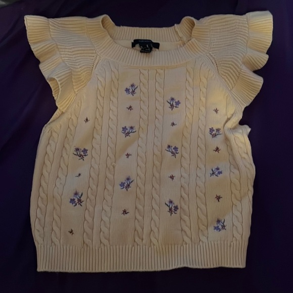 Forever 21 Tops - Woman’s cable knit ribbed short sleeve crop top - Size Medium